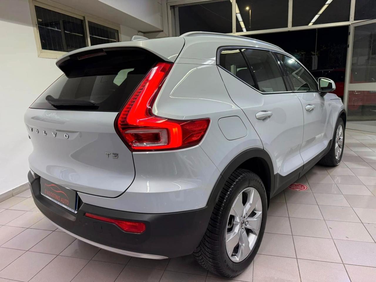 Volvo XC40 T3 Momentum IVA ESPOSTA UNICO PROPRIETARIO