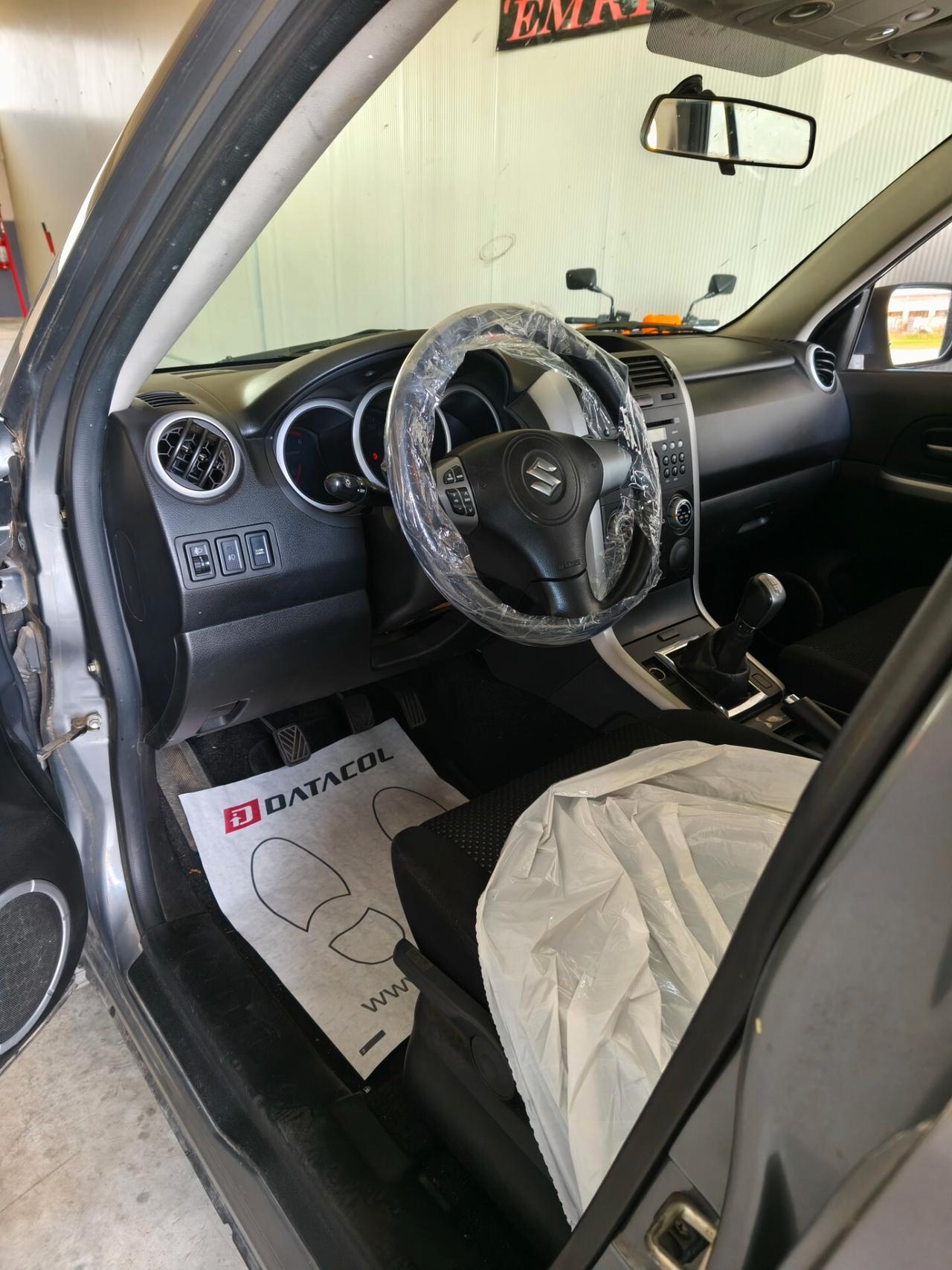 Suzuki Grand Vitara 1.9 DDiS 5 porte