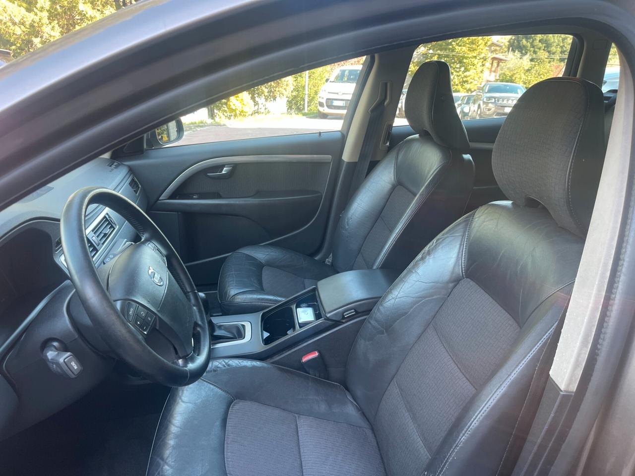 Volvo V70 2.4 D5 Momentum