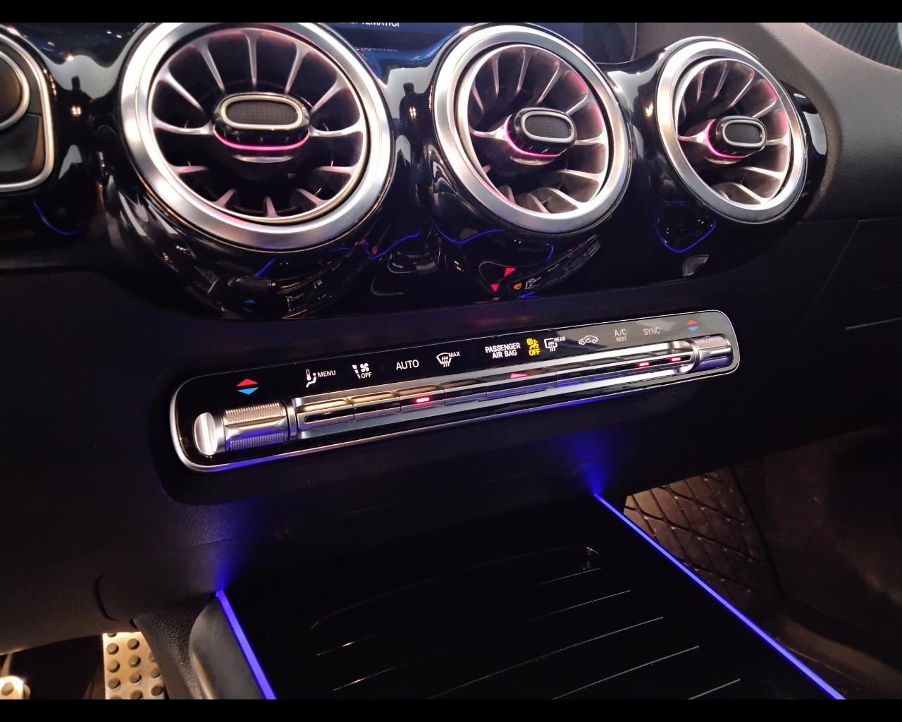 Mercedes-Benz GLA-H247 2020 - GLA 180 d Premium auto