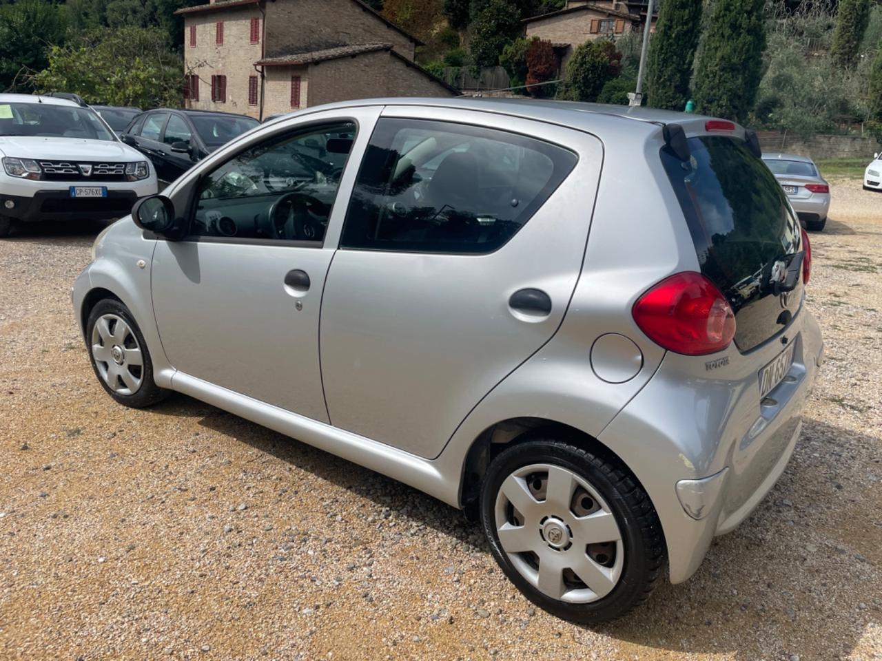 Toyota Aygo 1.0 12V VVT-i 5 porte