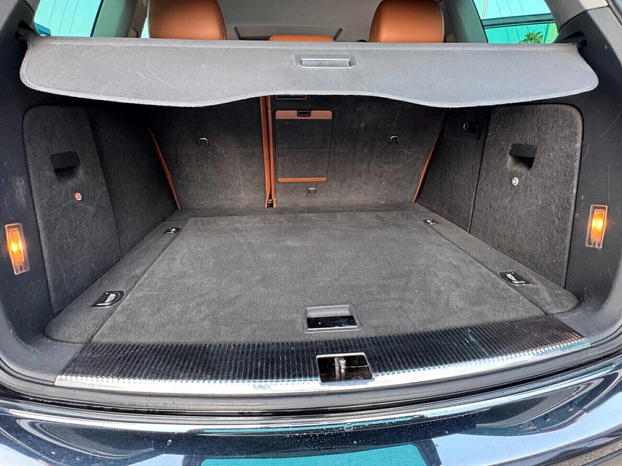 Volkswagen Touareg 3.0 V6 TDI DPF tiptronic gancio traino navigatore pari al nuovo