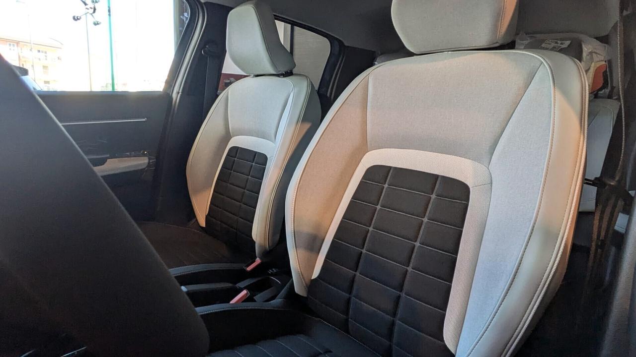 Citroen C3 110 HYBRID MAX KM0