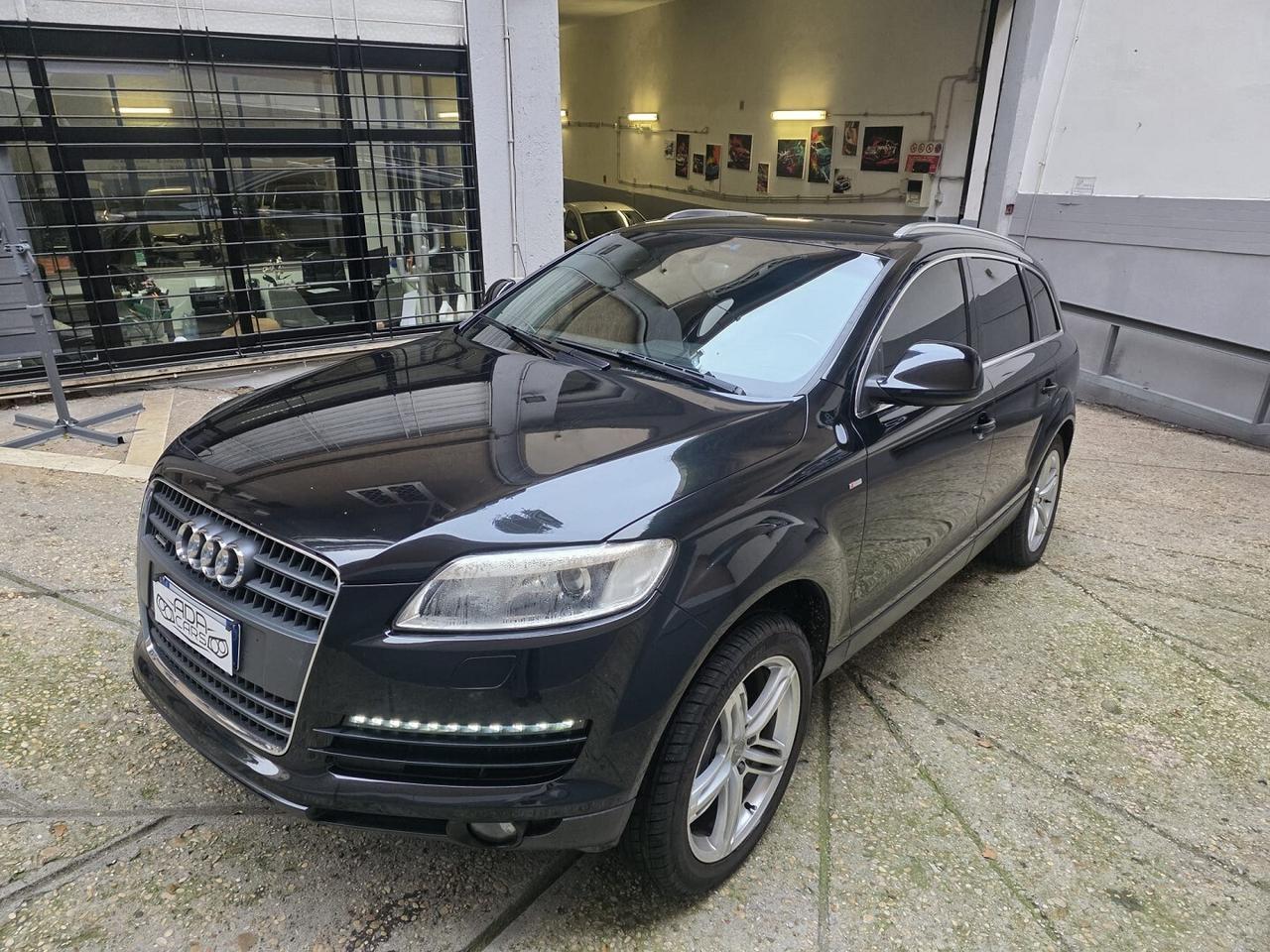 AUDI Q7 3.0 TDi S line- 7 POSTI