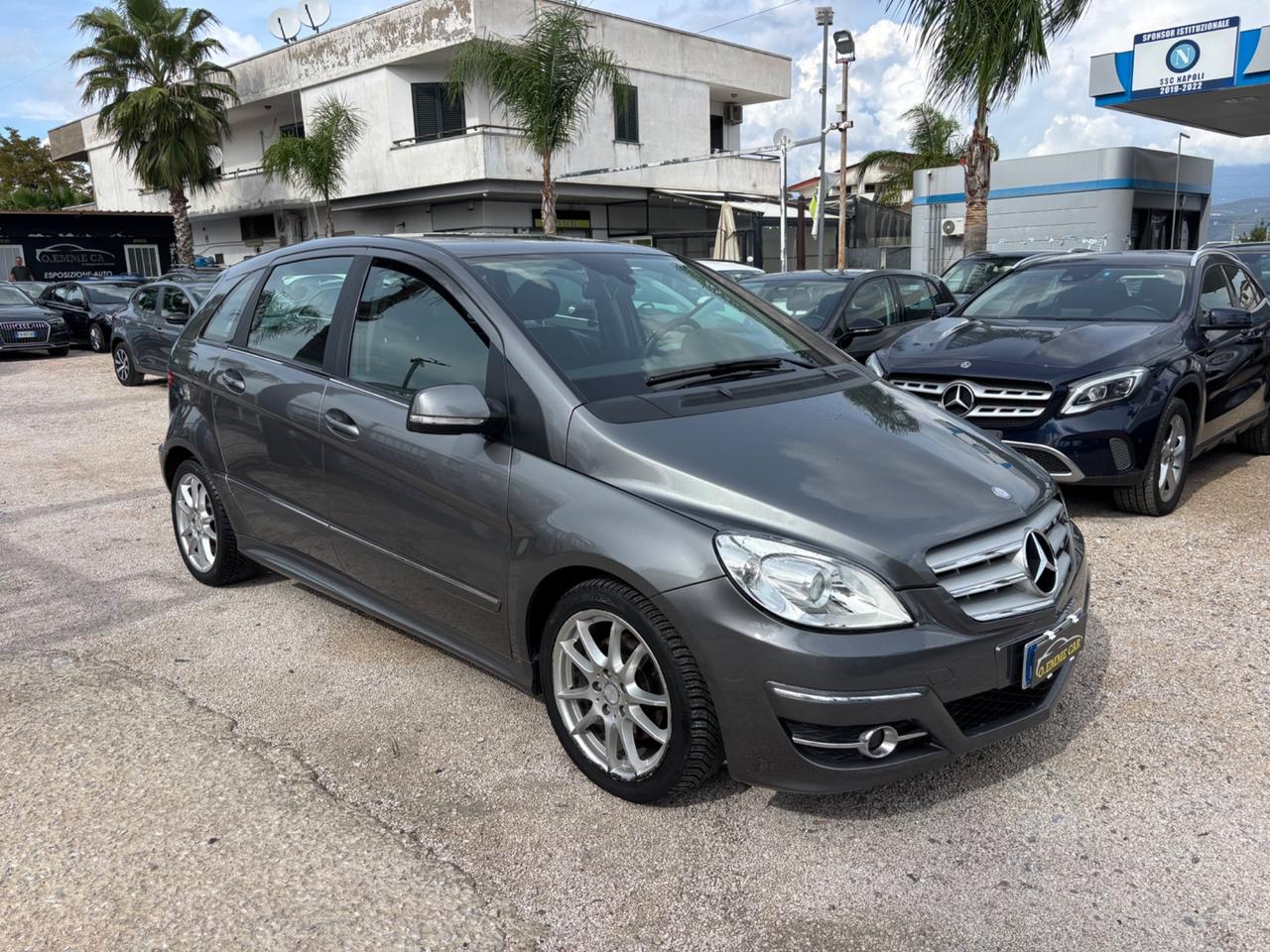 MERCEDES CLASSE B-180 PREMIUM NUOVISSIMO