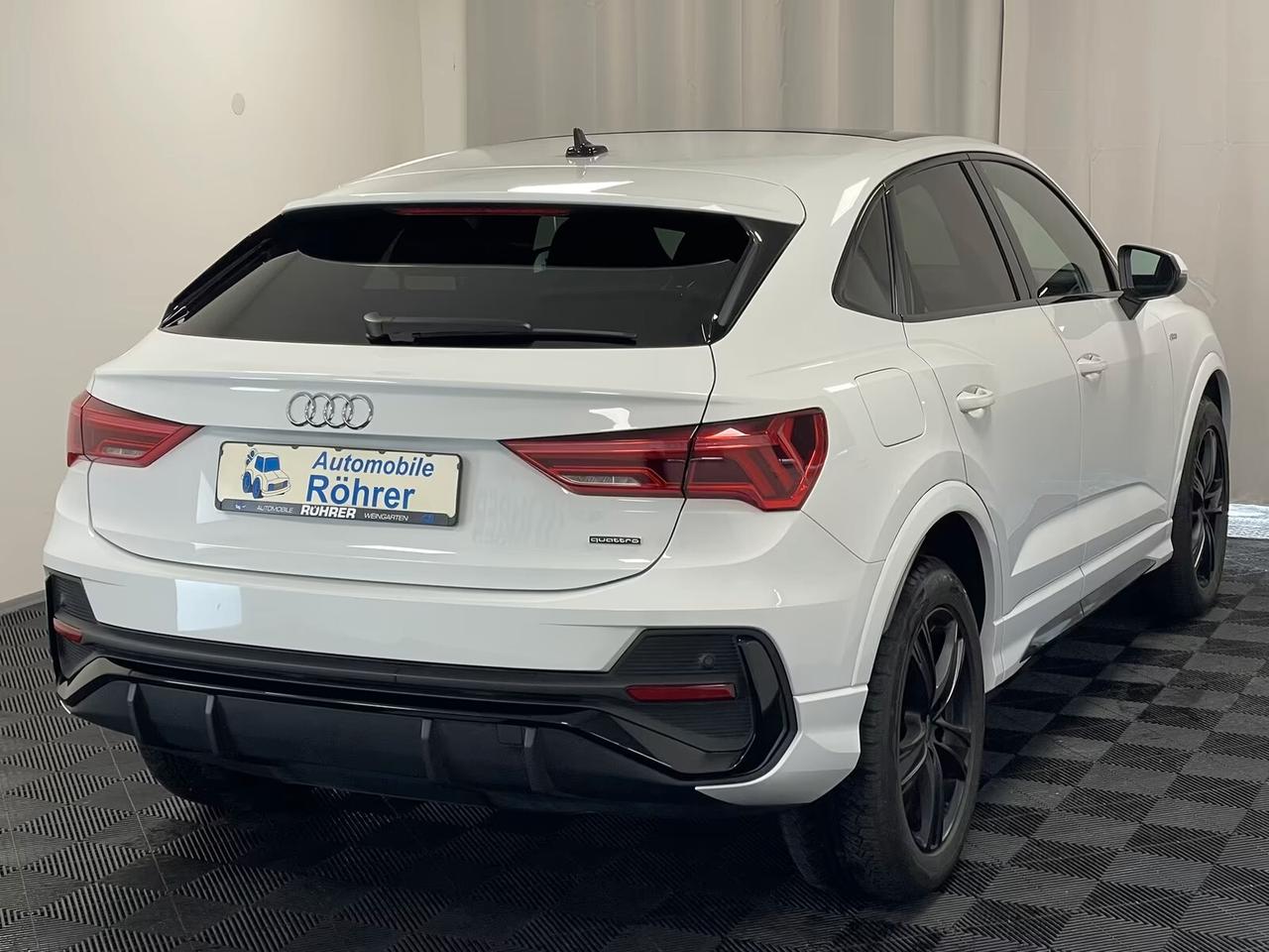 Audi Q3 SPB 40 TDI Q4 S-LINE PANO MATRIX