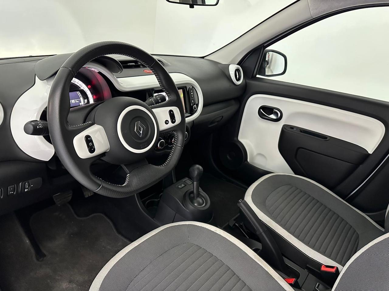 RENAULT TWINGO 90 CV AUTOMATICA/NAVI/TELECAMERA 22.000 KM