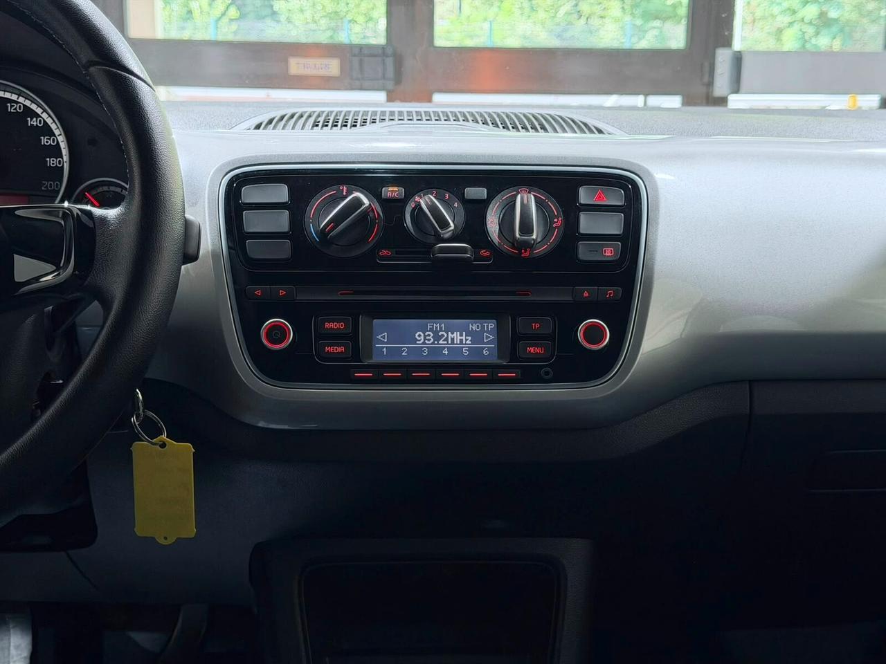VOLKSWAGEN UP! 1.0 75cv 5p NEOPATENTATI 89.000km