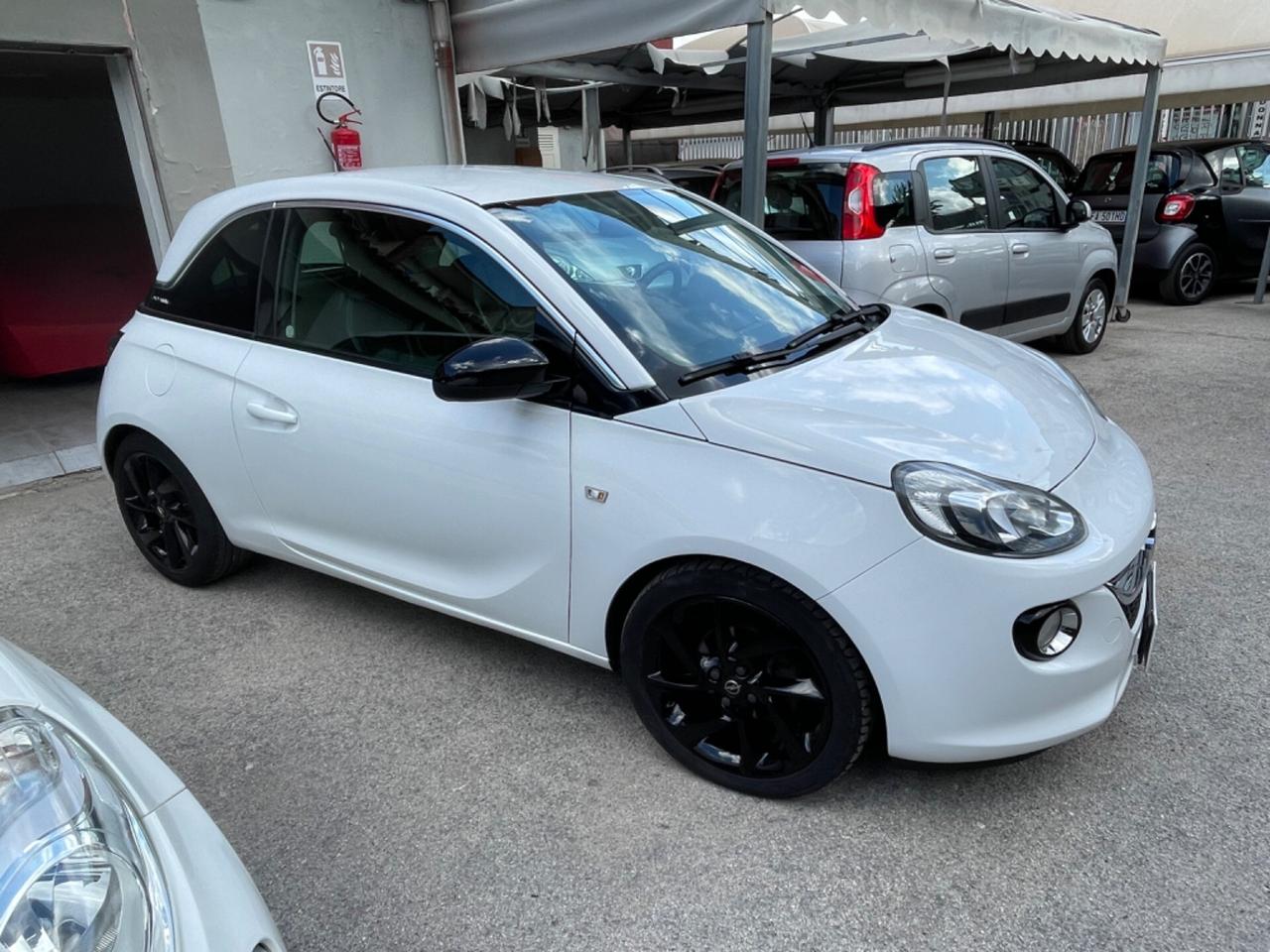 Opel Adam 1.4 87 CV White/Black Link