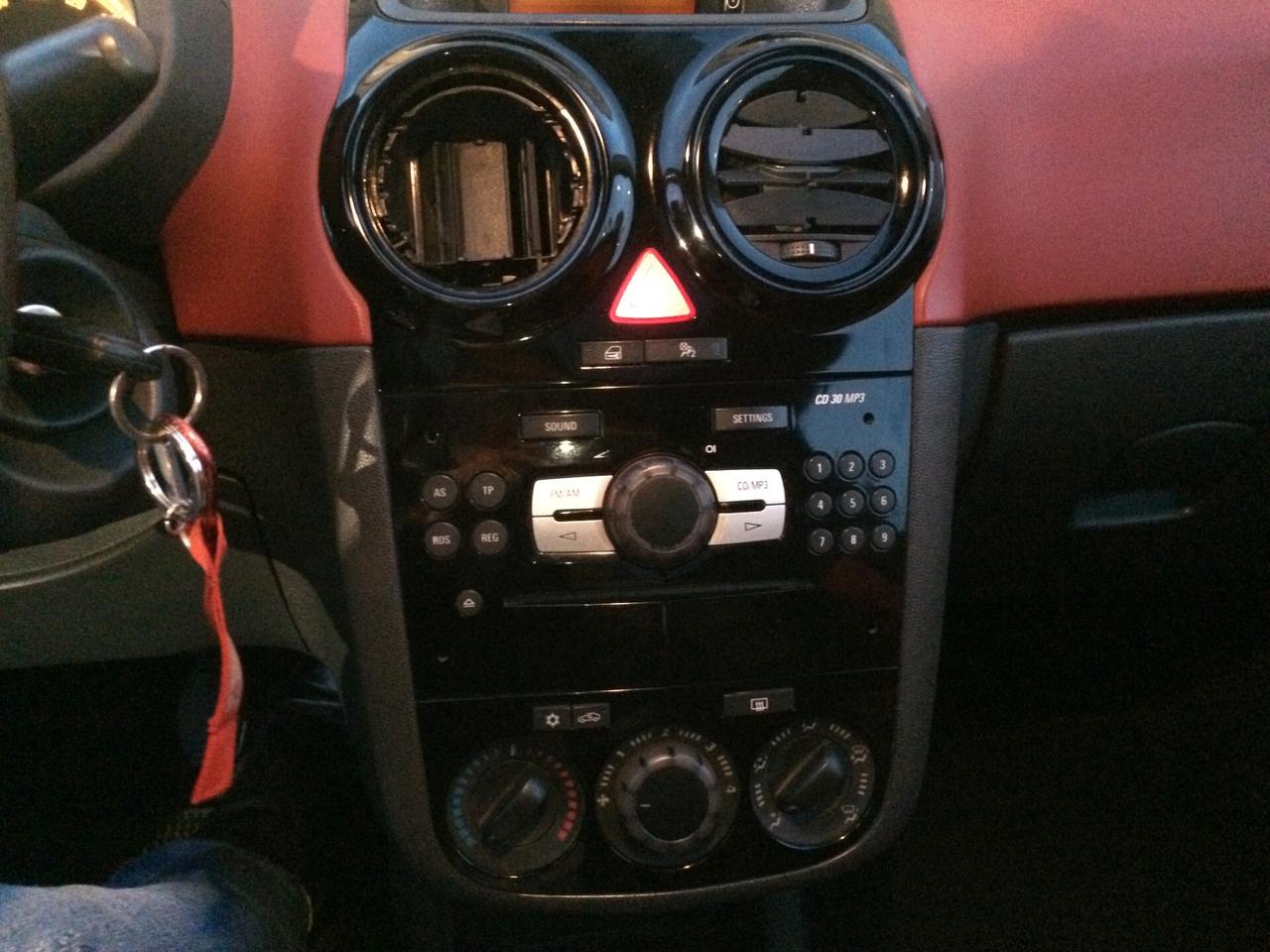 2010 Opel Corsa 1.2 80CV 5 porte GPL-TECH Club tagliandata per neopatentati!