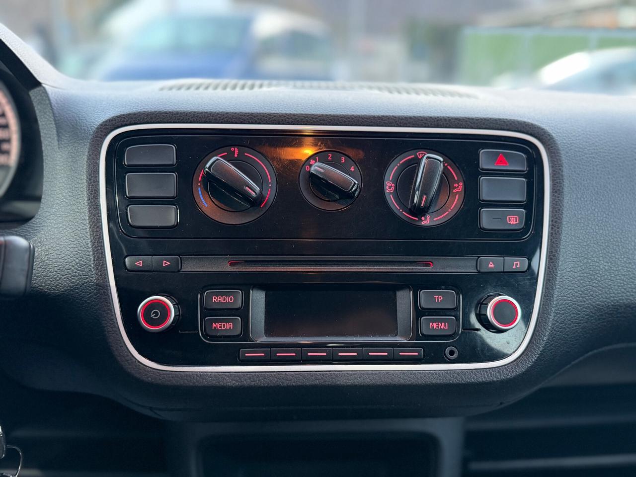 Volkswagen 1.0 5P move up! NEOPATENTATI OK