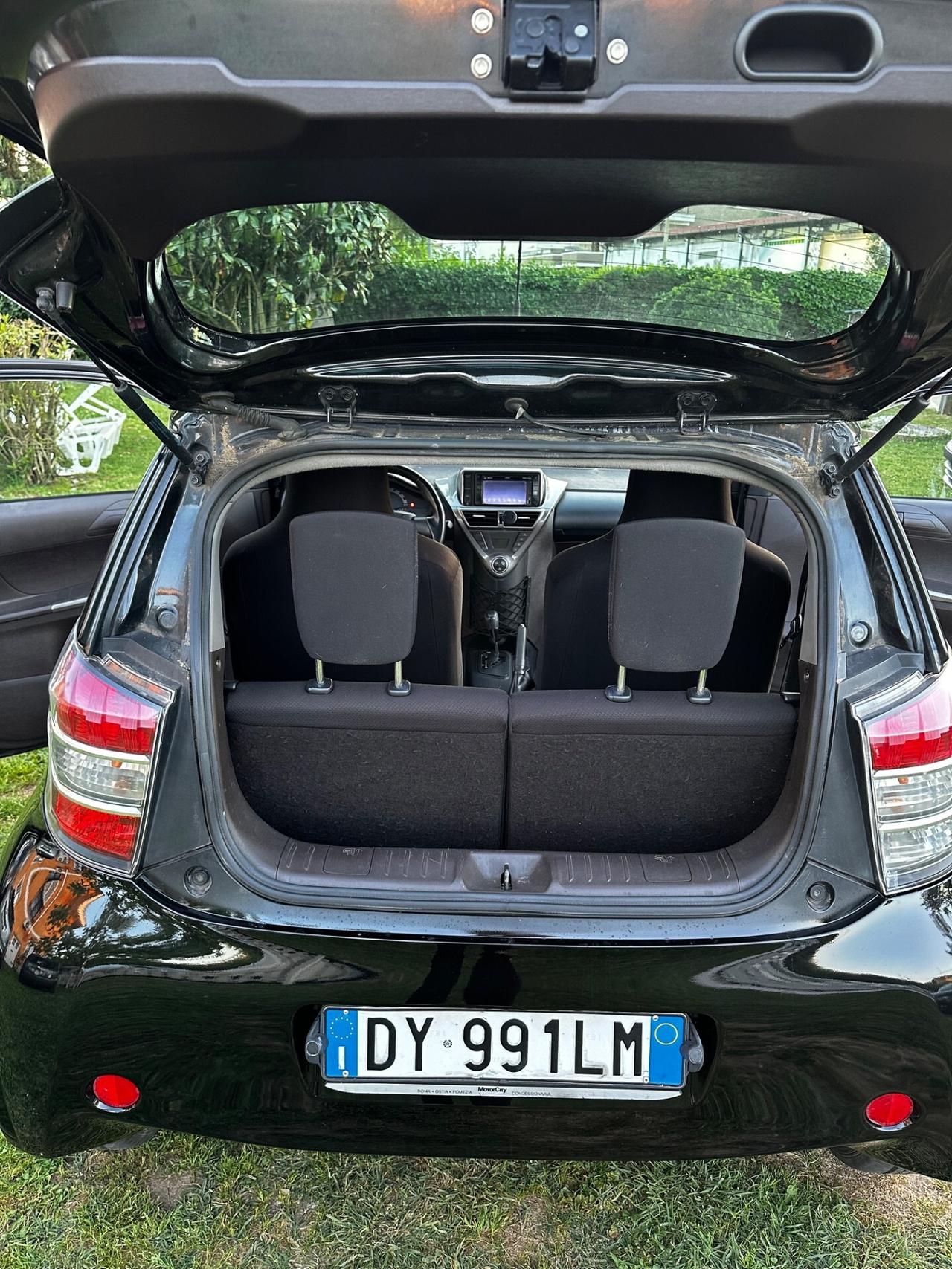 Toyota iQ 1.0 Multidrive Versione Lancio nero perlato !