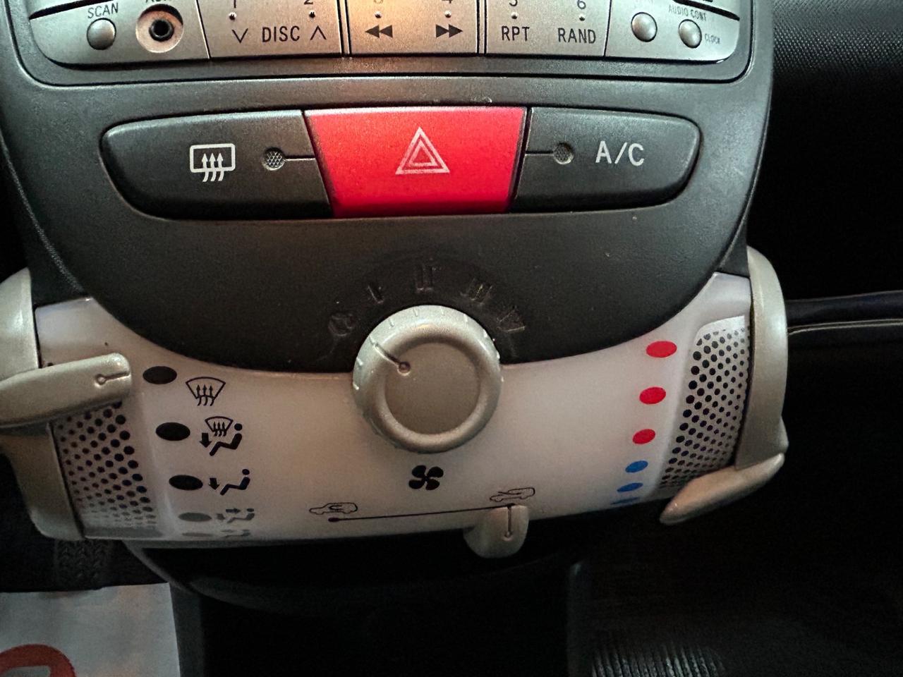 Peugeot 107 1.0 Benz Servosterzo A/C