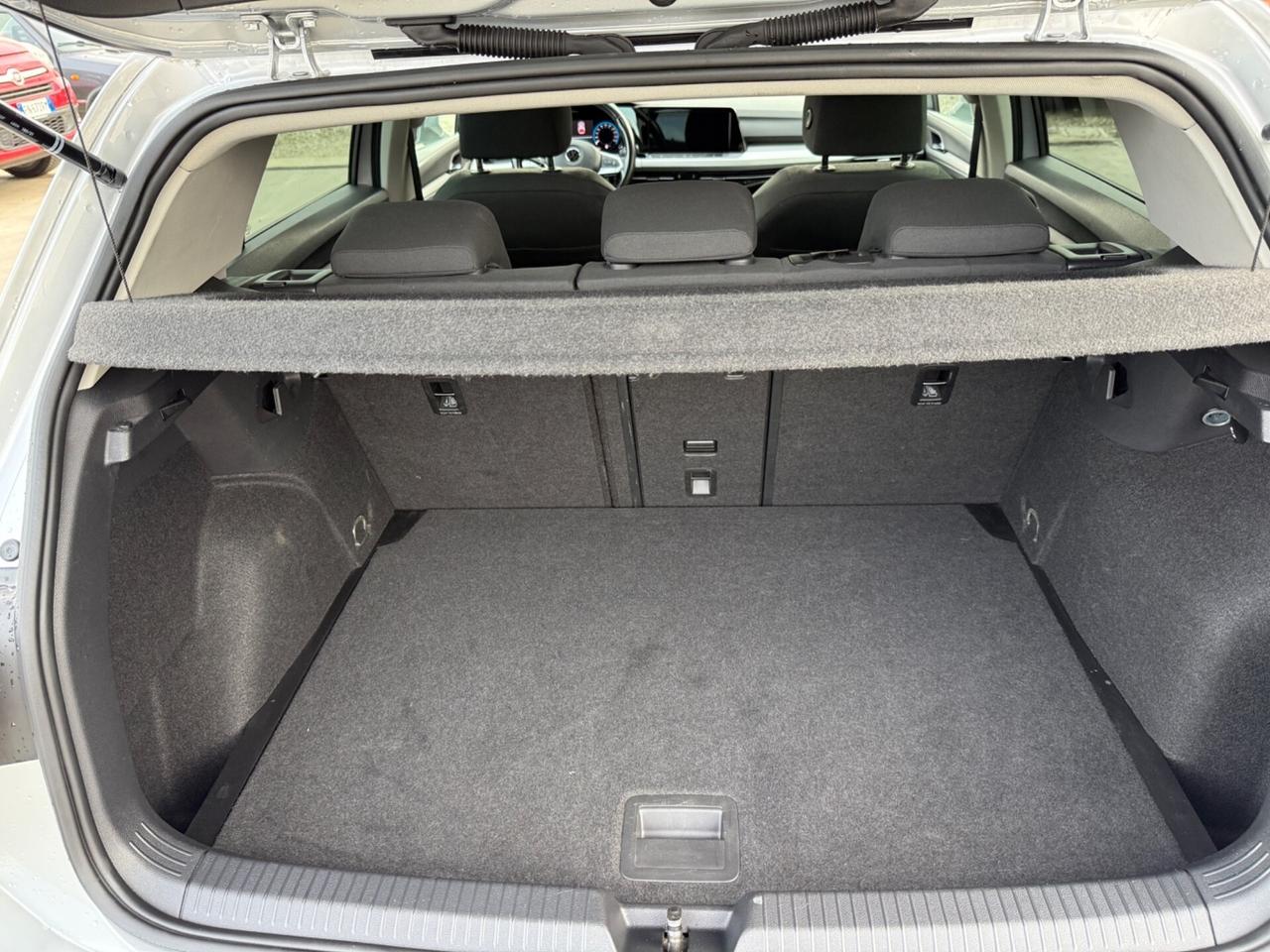 Volkswagen Golf 8 2.0 TDI 115 CV