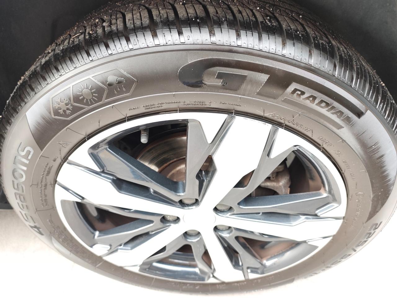 Peugeot 5008 1.5 BlueHDi 130cv 7 POSTI