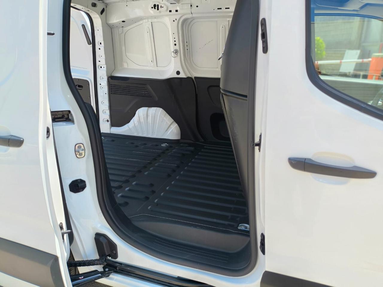 PEUGEOT PARTNER FURGONATO L1 100 CV. PREMIUM RIF:825