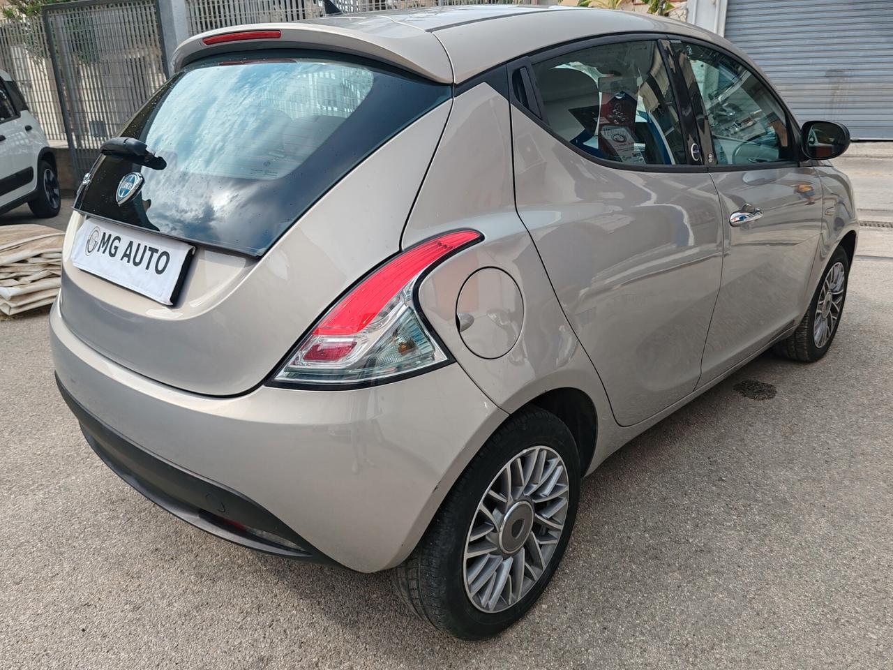 Lancia Ypsilon 1.2 69 CV 5 porte GPL Ecochic Gold