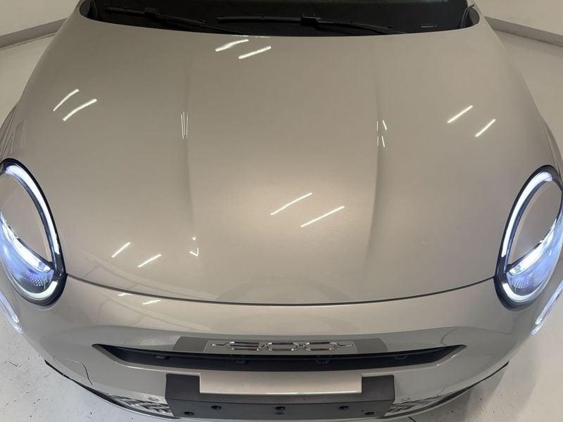 FIAT 600 600 1.2 hybrid La Prima Automatica