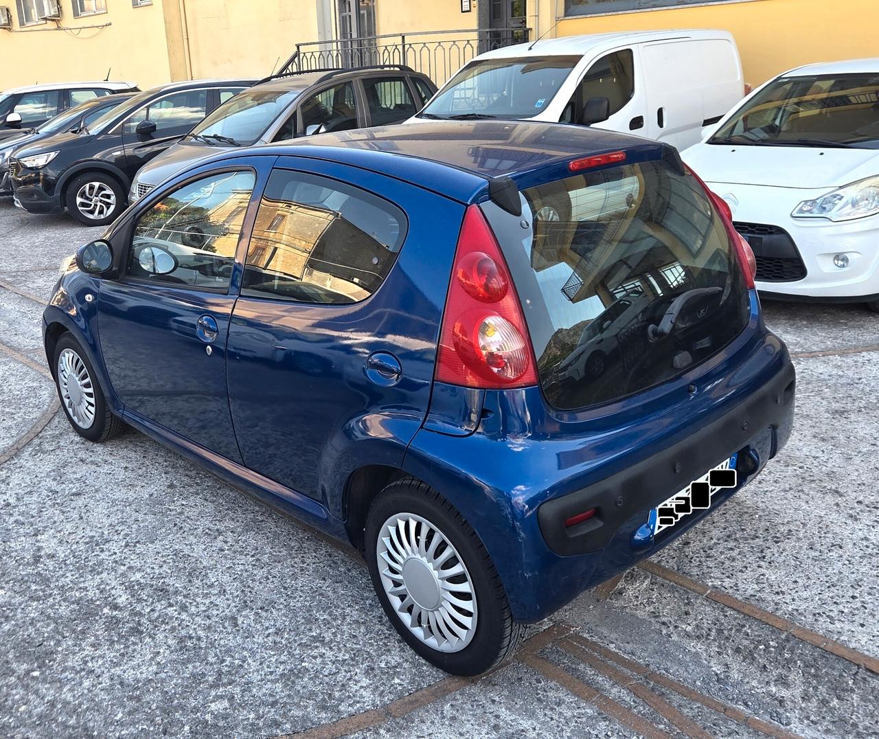 Peugeot 107 1.0 68CV 5p. TAGLIANDATA CLIMA RADIO