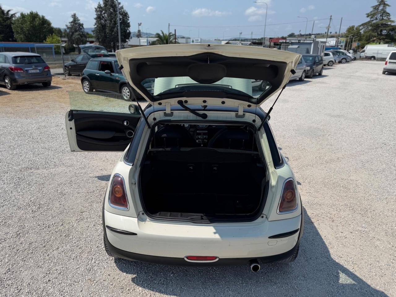 Mini 1.6 16V Cooper D Chili Automatica