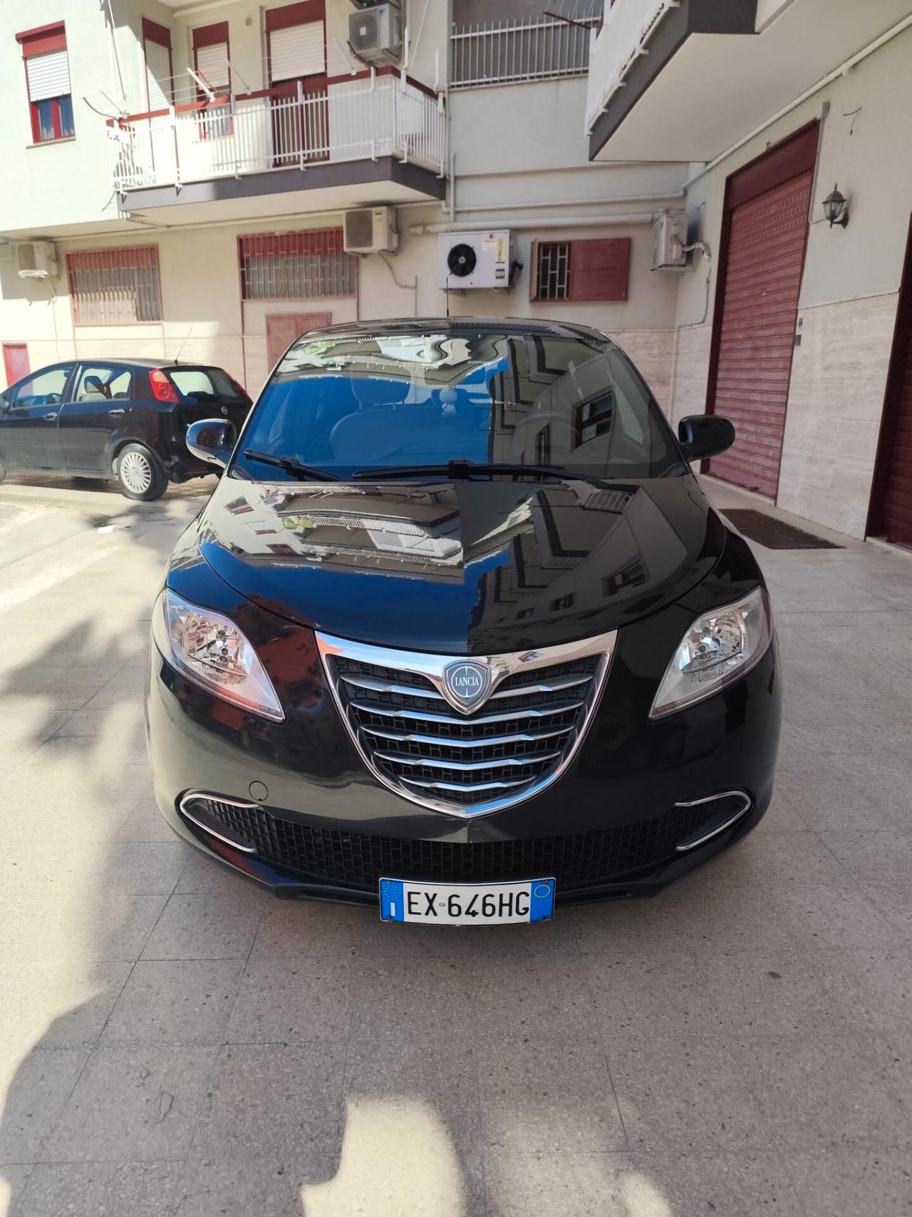 Lancia Ypsilon 1.3 MJT 95 CV 5 porte S&S Platinum