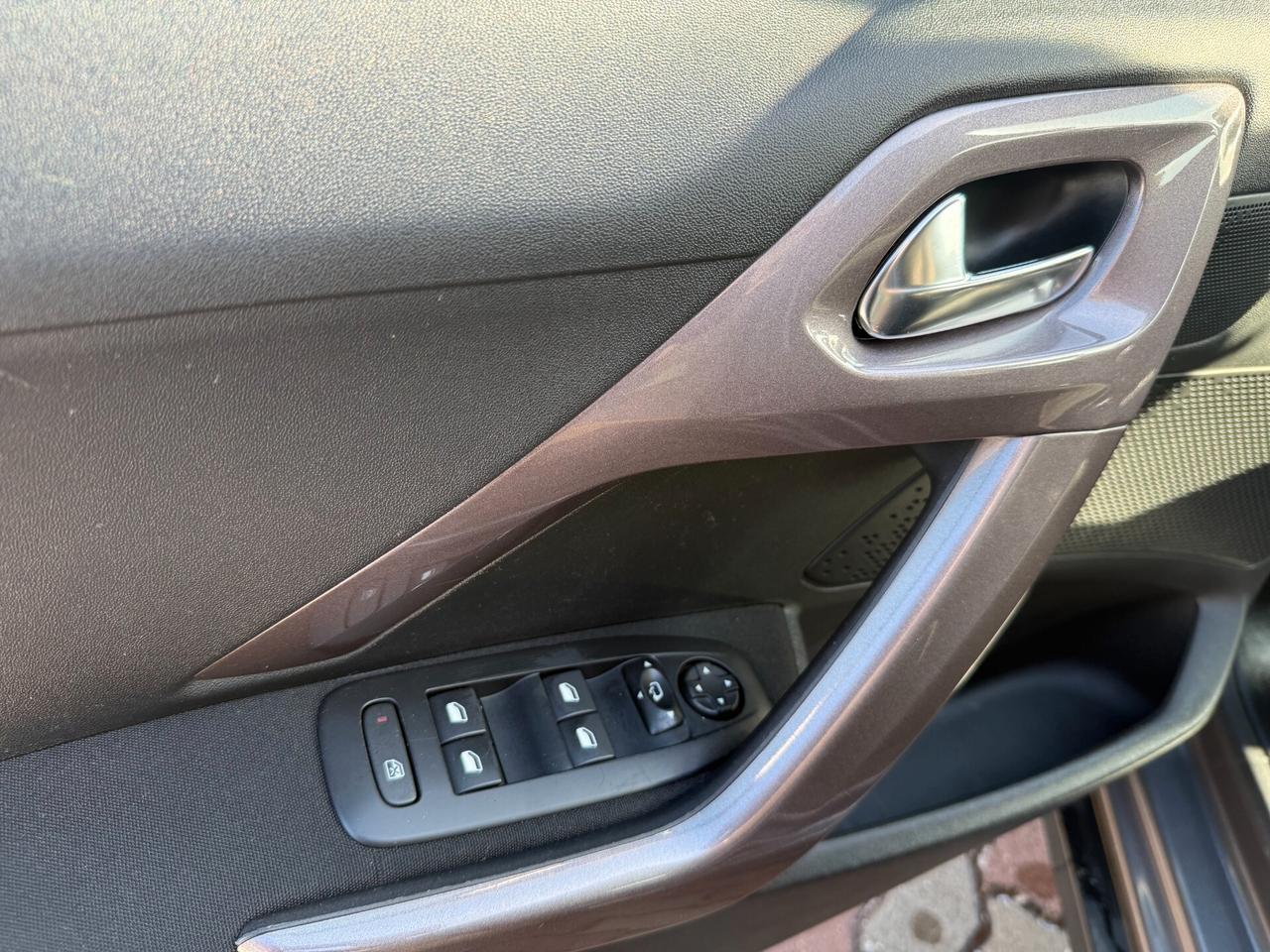 Peugeot 2008 1.6 e-HDi 92 CV Stop&Start Active CarPlay Retrocam