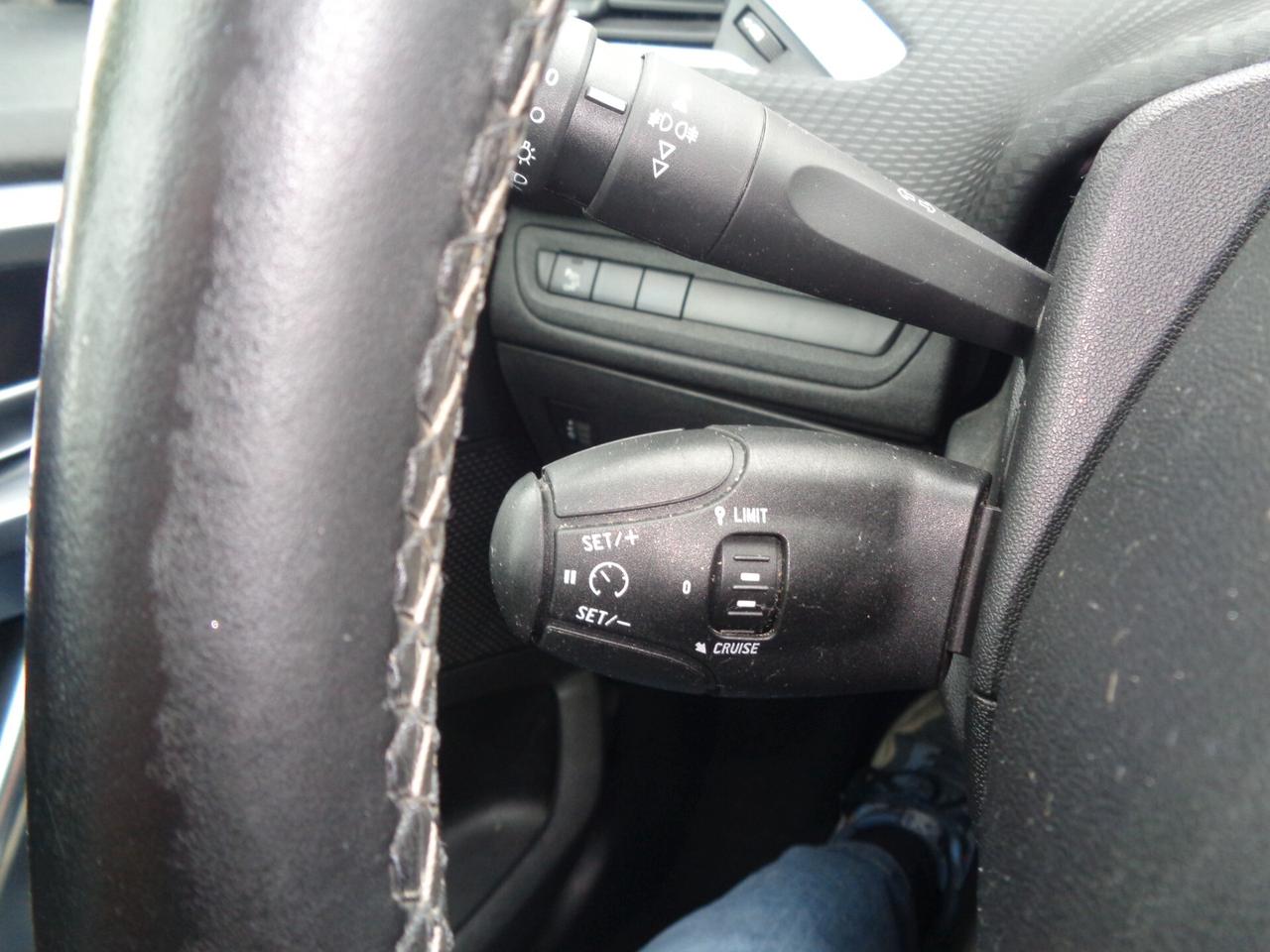 Peugeot 2008 BlueHDi 100 GT Line da vetrina