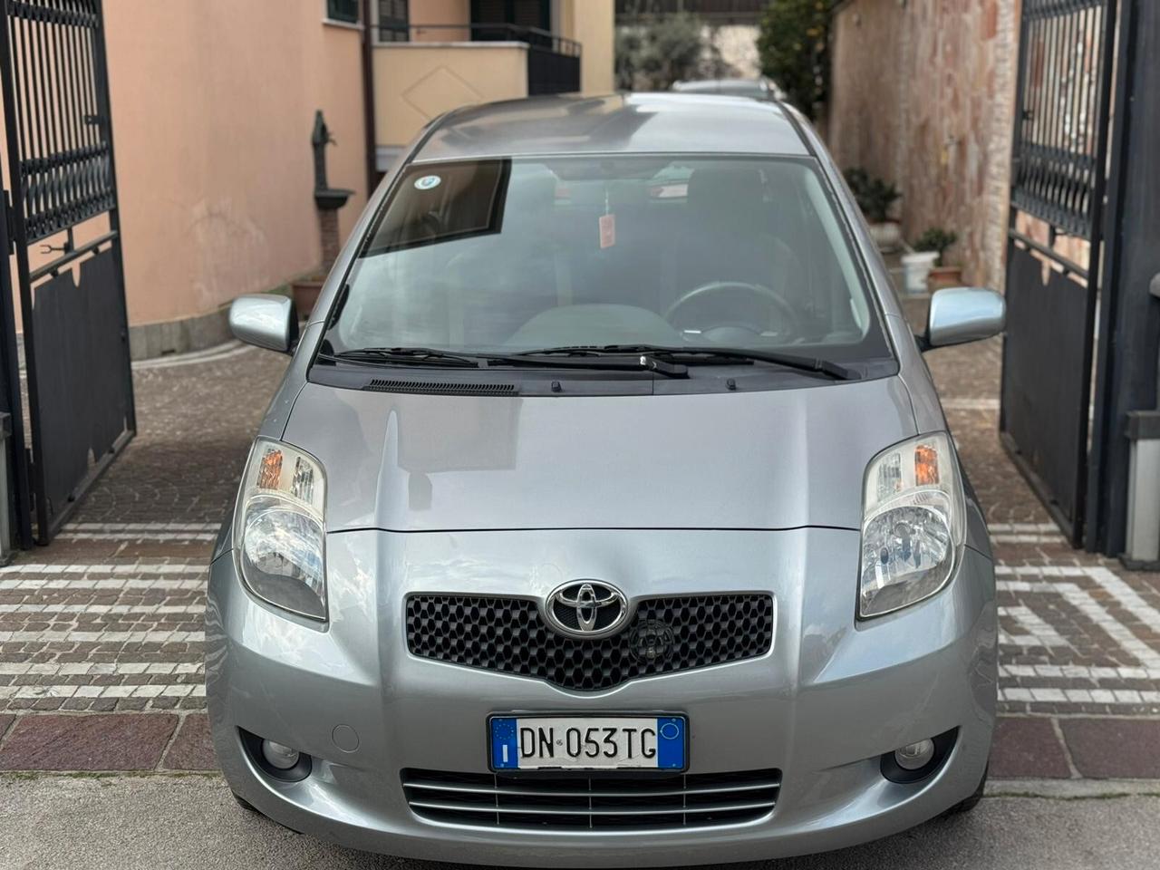 Toyota Yaris 1.4D Navi 5 porte