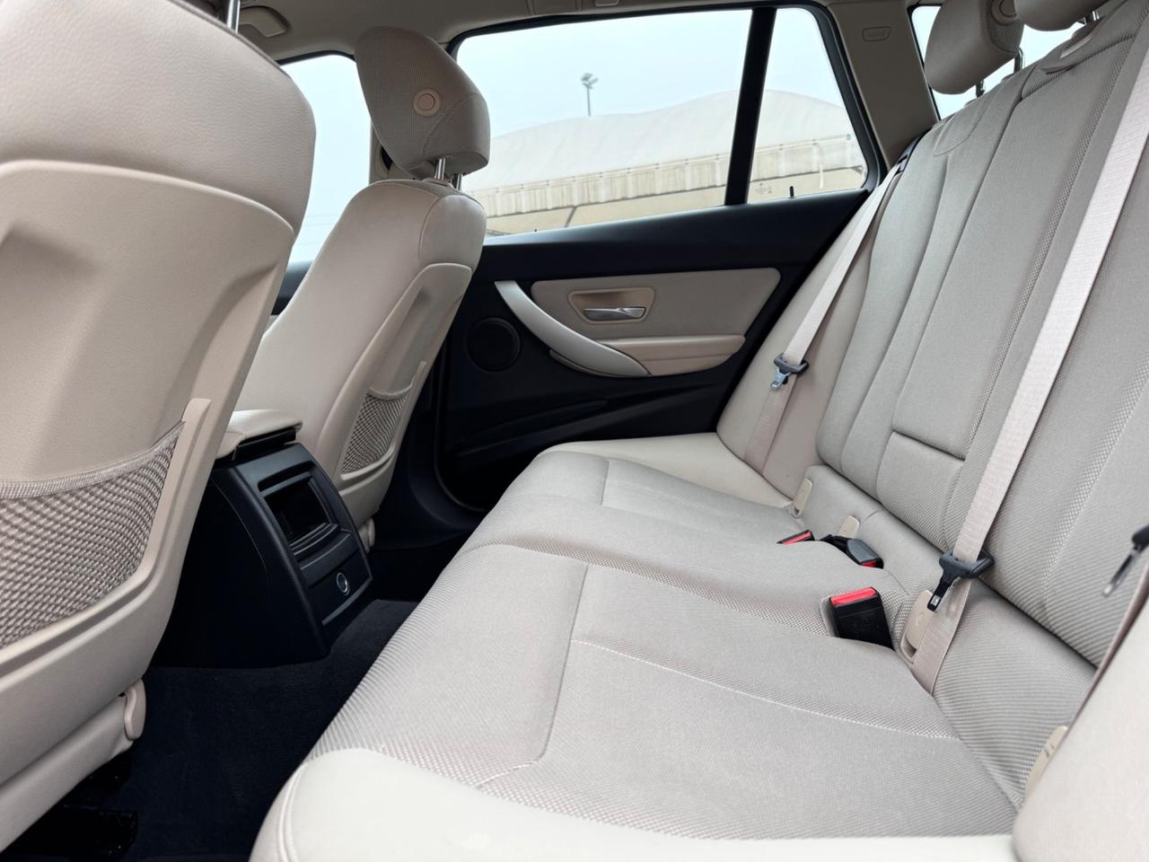 BMW 320d Automatic Touring XDRIVE - Navi 17