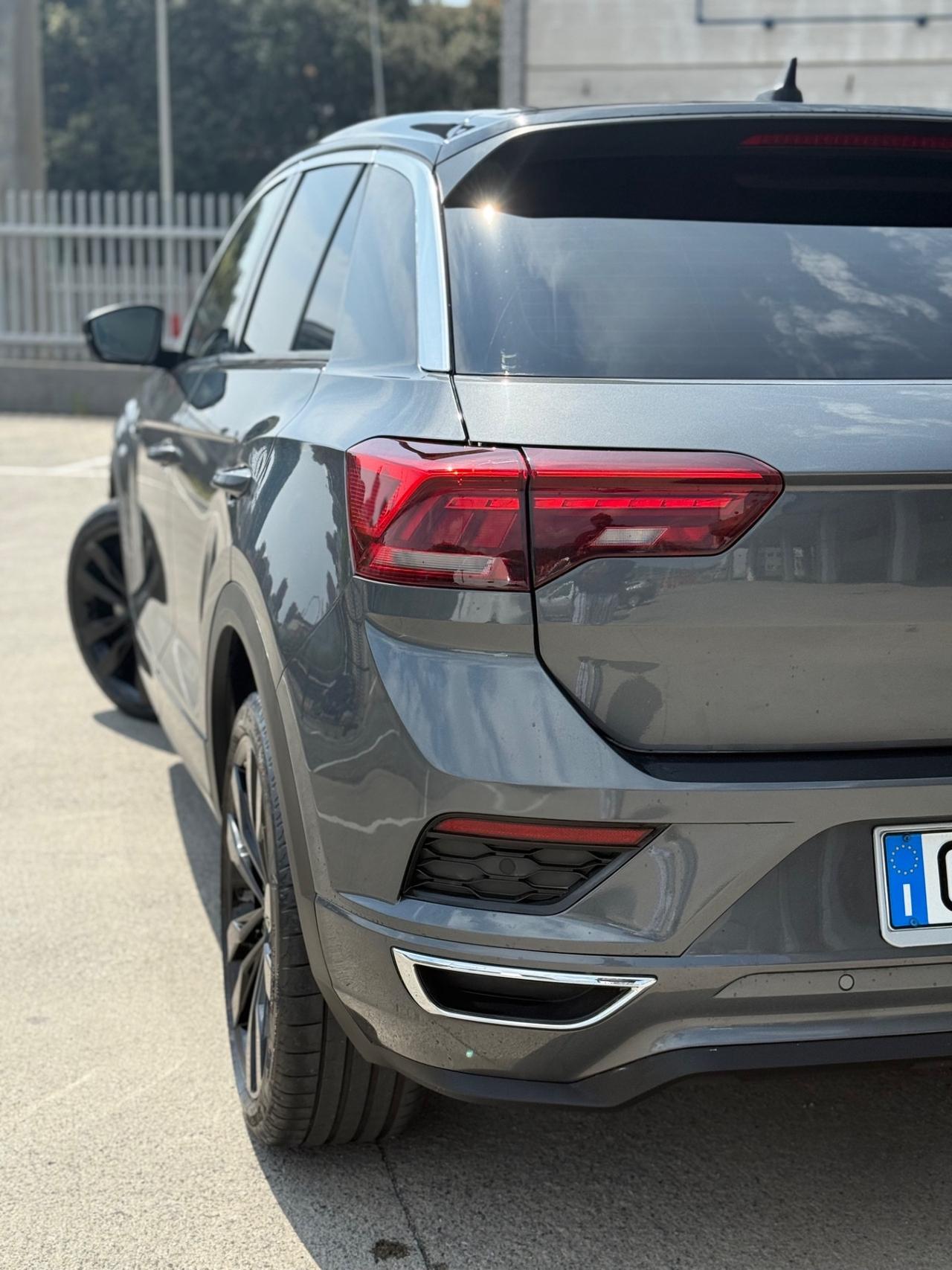 Volkswagen T-Roc 1.5 TSI ACT DSG R-LINE Business BlueMotion Technology