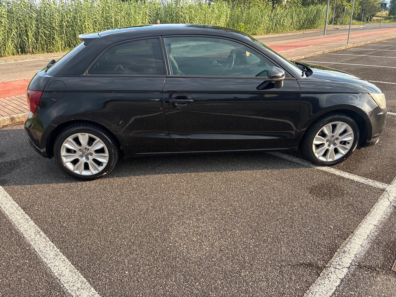 Audi A1 1.6 TDI 105 CV*2014”XNEOPATENTATI”