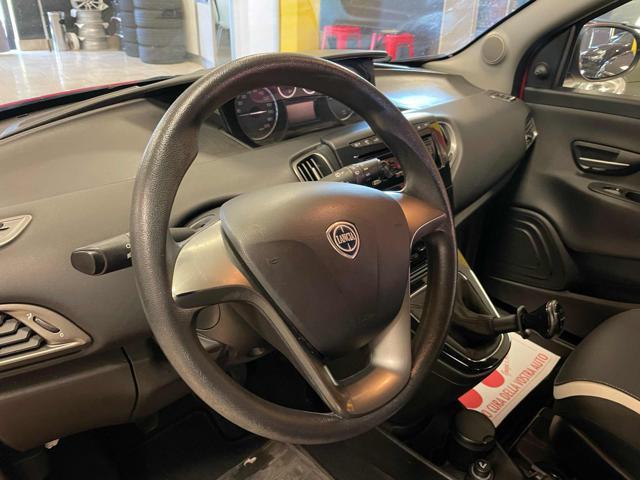 LANCIA Ypsilon 1.2 69 CV 5 porte *ok guida neo patentati*
