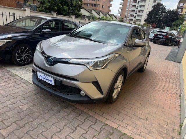 TOYOTA C-HR 1.8 Hybrid E-CVT Business