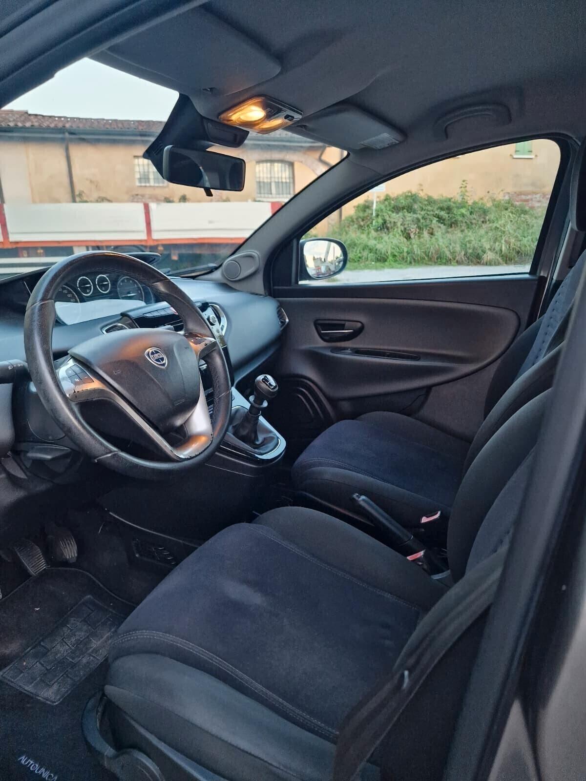 Lancia Ypsilon 1.2 benz 69 CV