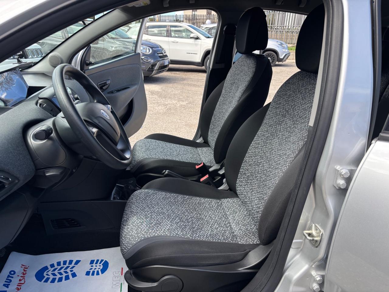 Lancia Ypsilon 1.2 69 CV 5 porte GPL Ecochic Monogram