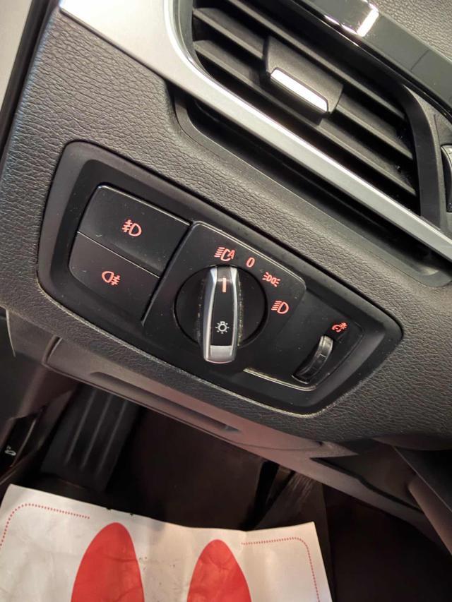 BMW X1 sDrive18d X line //LED//18//NAVI//