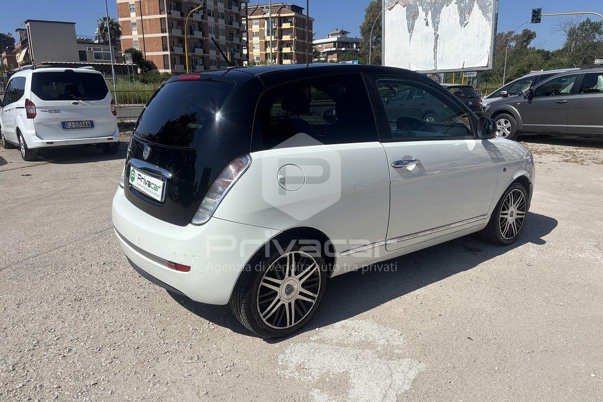 LANCIA Ypsilon 1.3 MJT 75 CV Versus