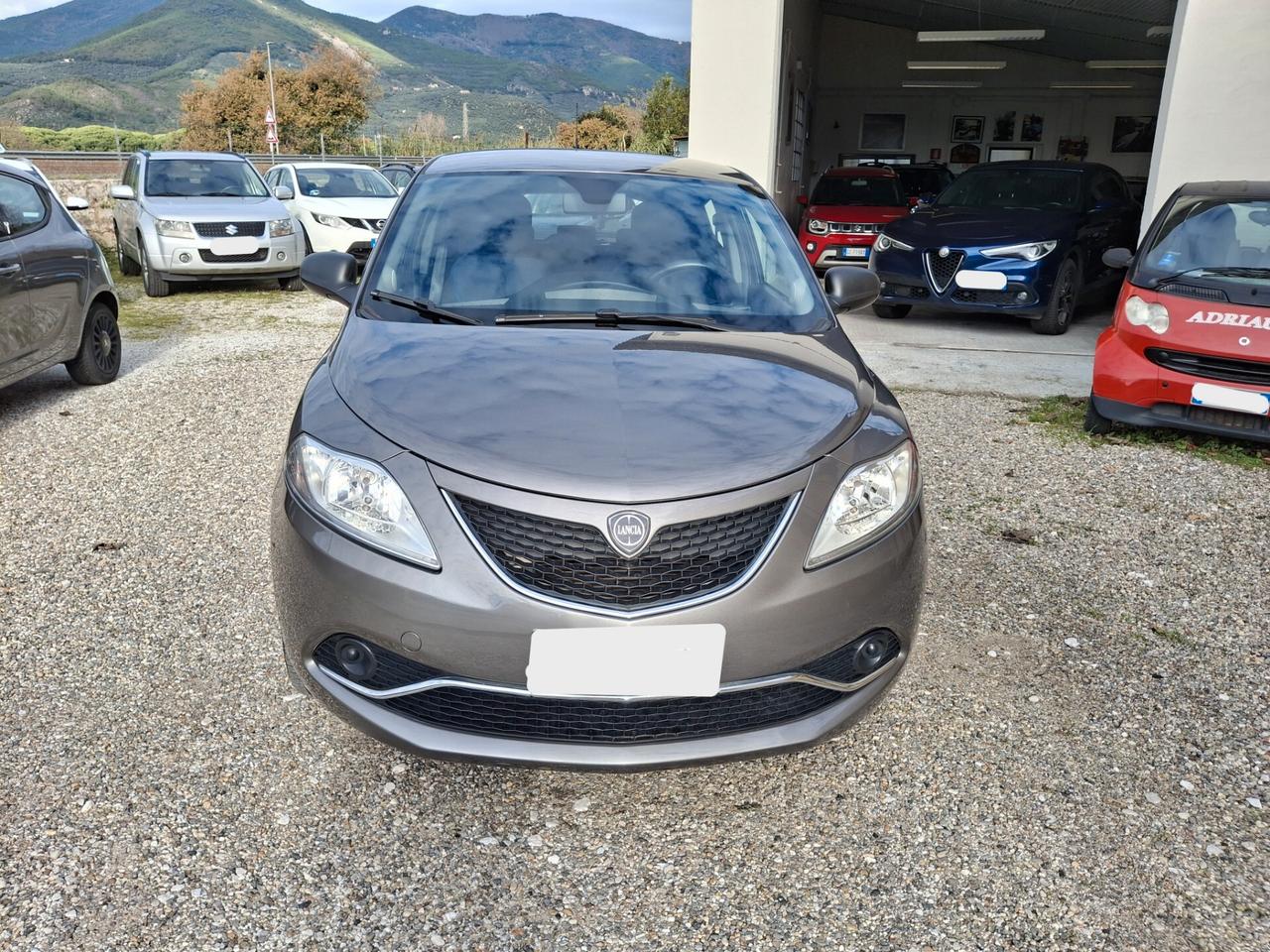 Lancia Ypsilon 1.2 69 CV 5 porte Silver