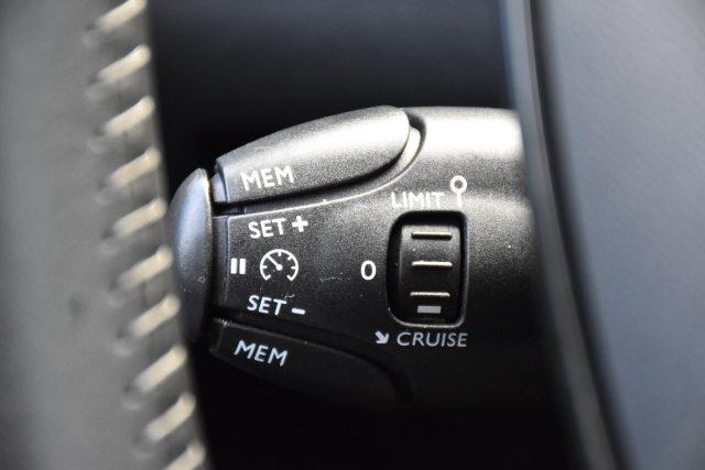 PEUGEOT 2008 BlueHDi 110 S&S Allure