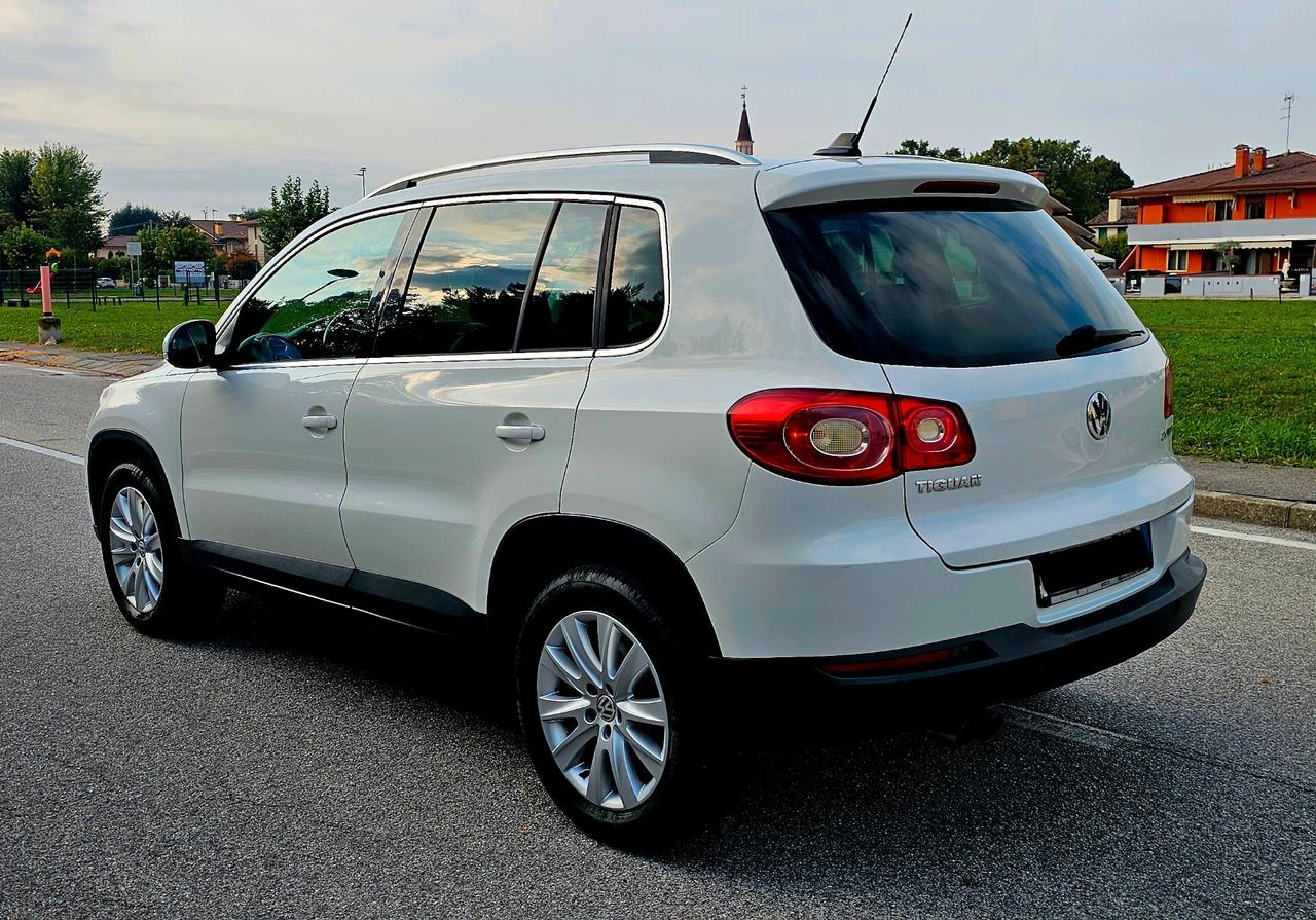 Volkswagen Tiguan 2.0 16V TDI DPF tiptronic Sport & Style (18°)