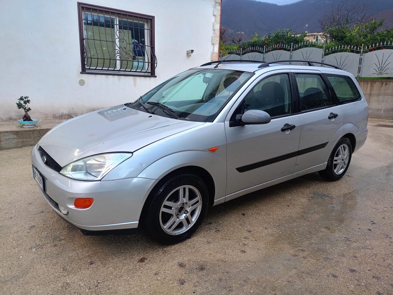 Ford Focus 1.6i 16V cat SW Ghia