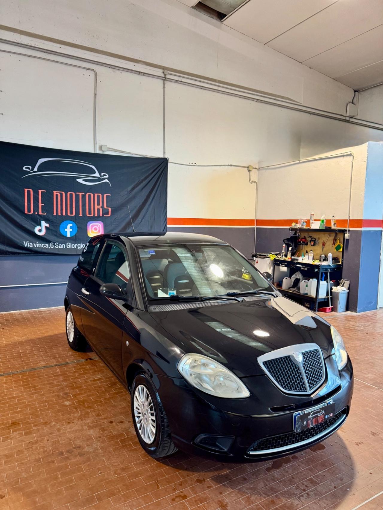 Lancia Ypsilon 1.2 Argento