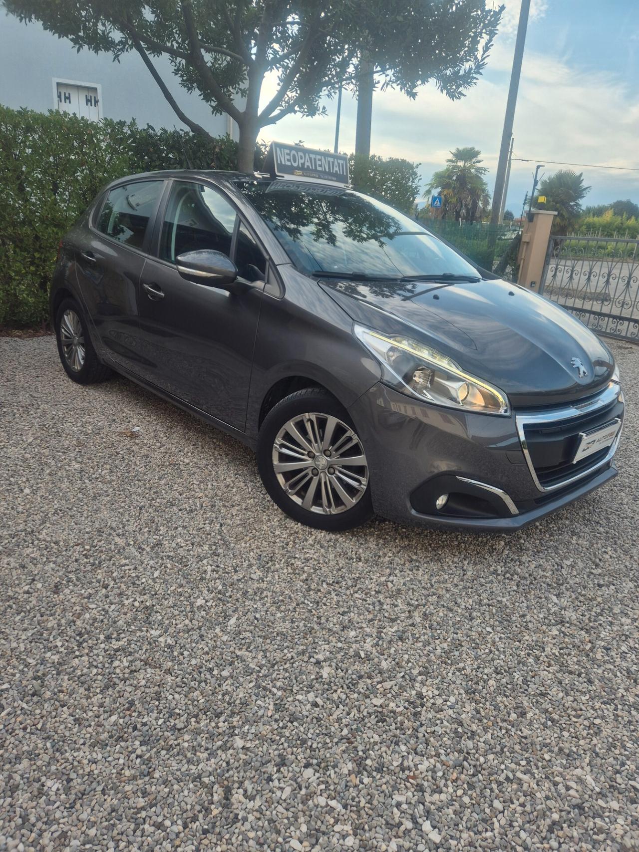 Peugeot 208 BlueHDi 75 5 porte Allure