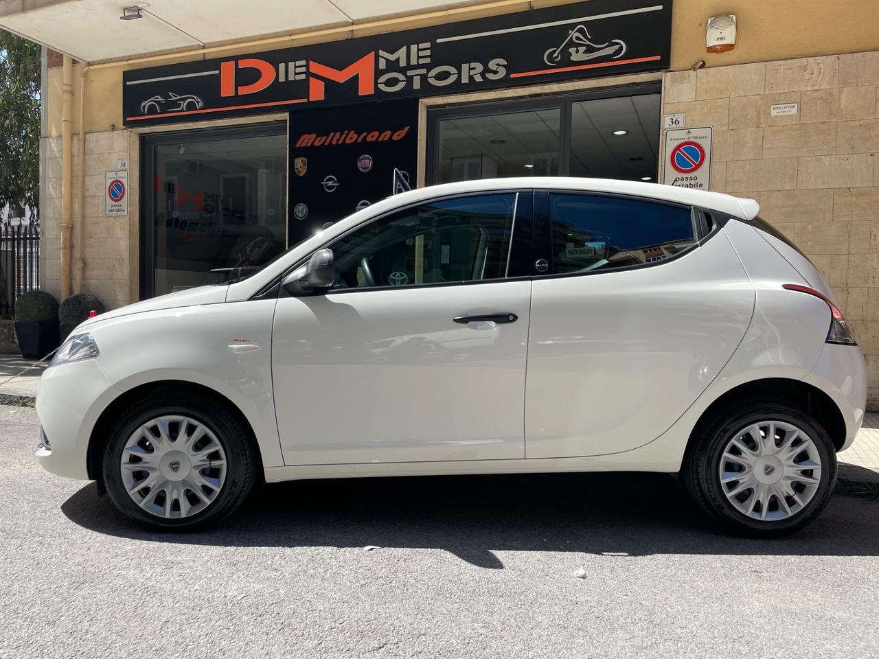 Lancia Ypsilon 1.0 FireFly 5 porte S&S Hybrid Ecochic
