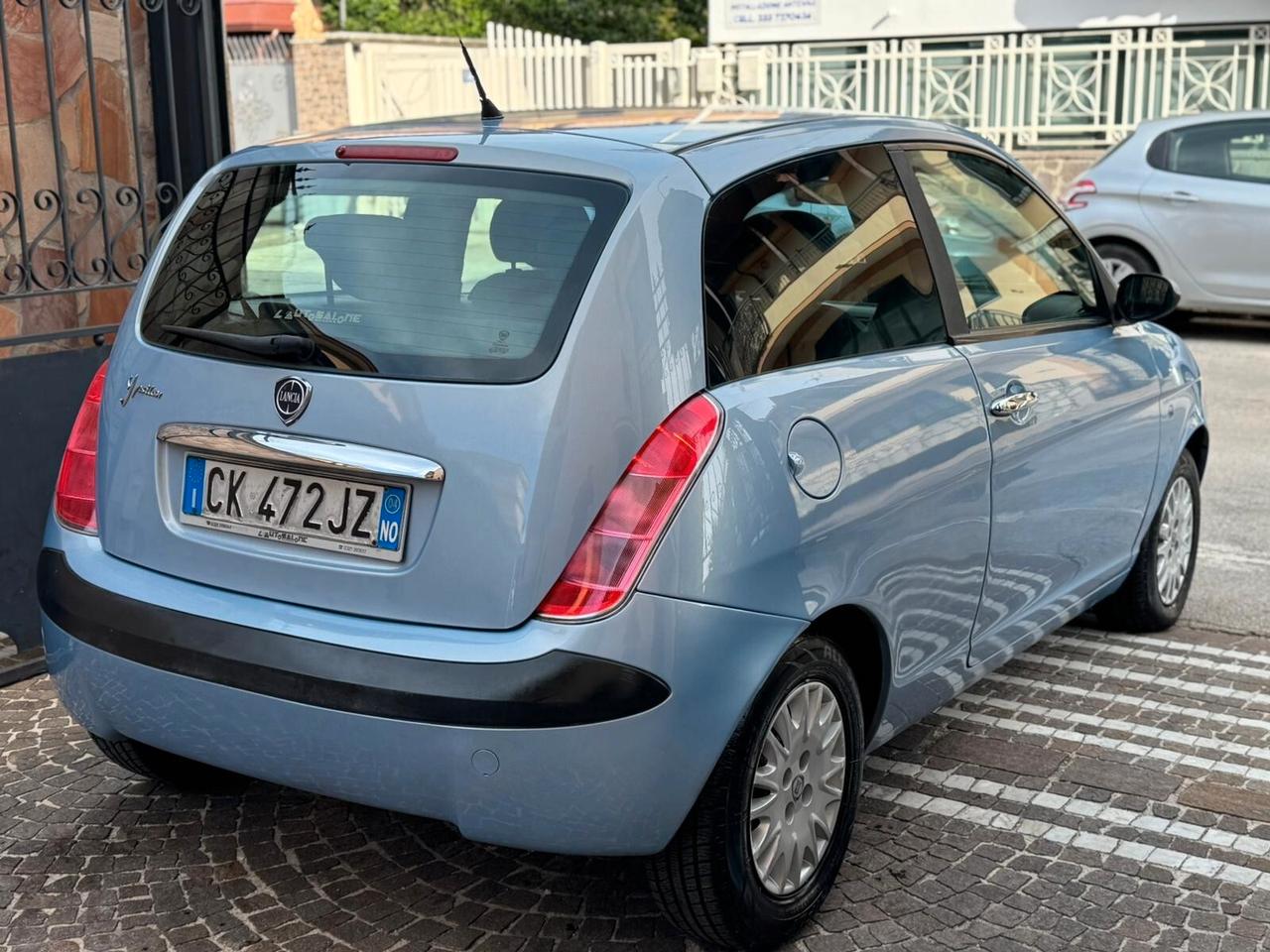 Lancia Ypsilon 1.2 16V Platino