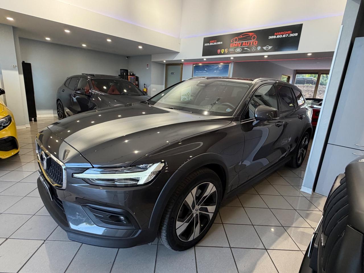 Volvo V60 Cross Country B4 (d) AWD automatico Ultimate
