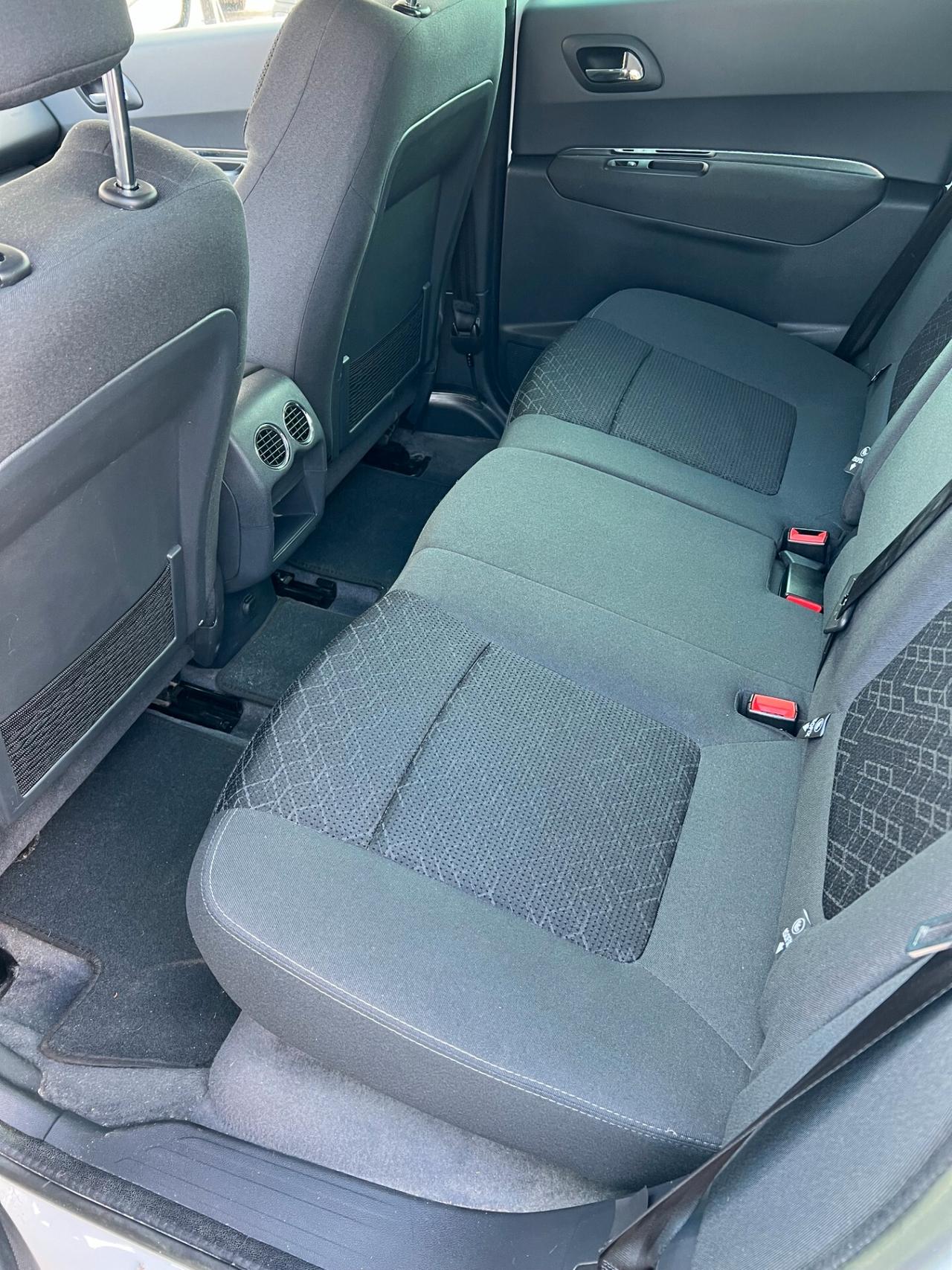 Peugeot 3008 1.6 HDi 115CV Active