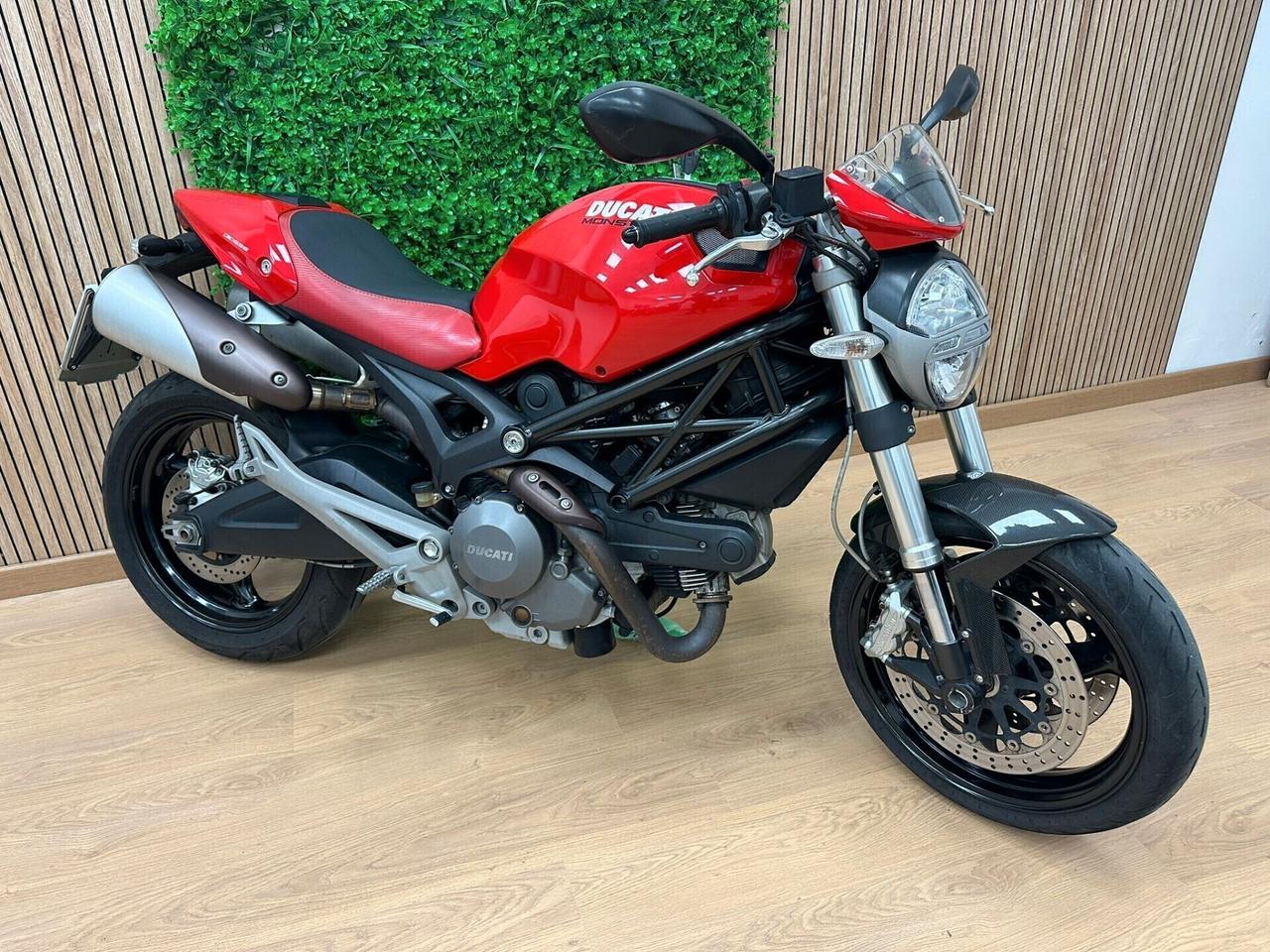 DUCATI MONSTER 696 - 2010 DA 79€ AL MESE