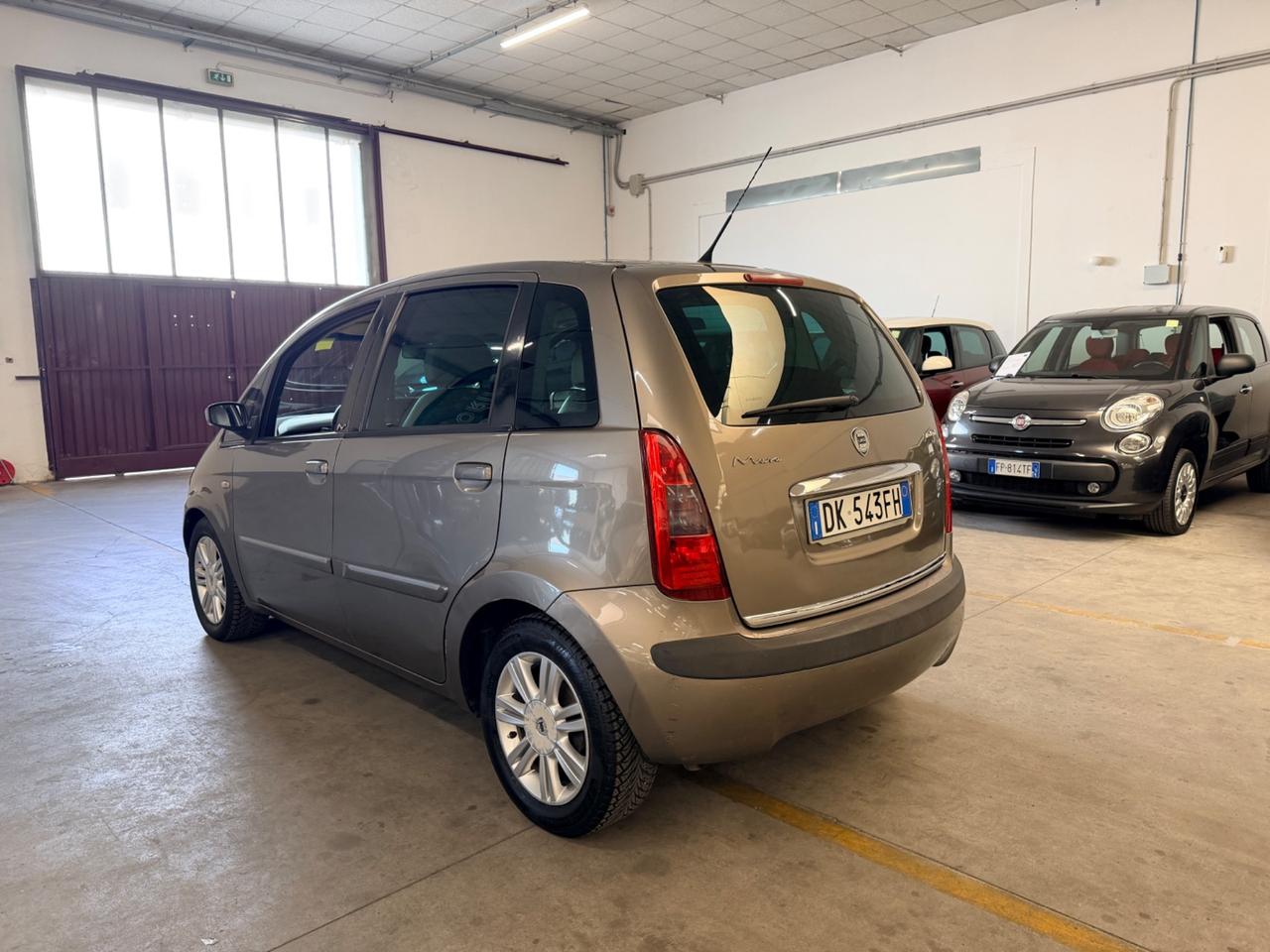 Lancia Ypsilon 1.3 MJT 90 CV Platino