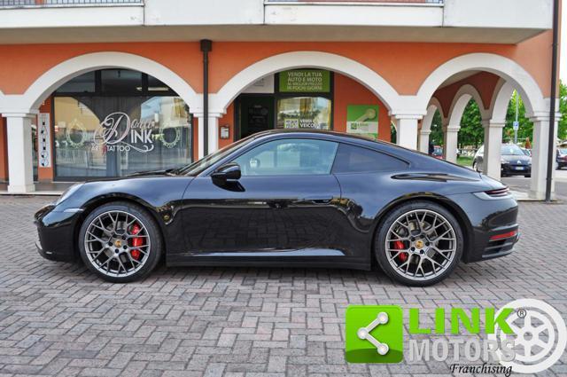 PORSCHE 911 Carrera 4S